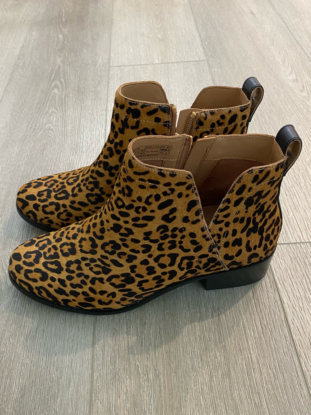 Vionic Shoes - Picture 2 of 9